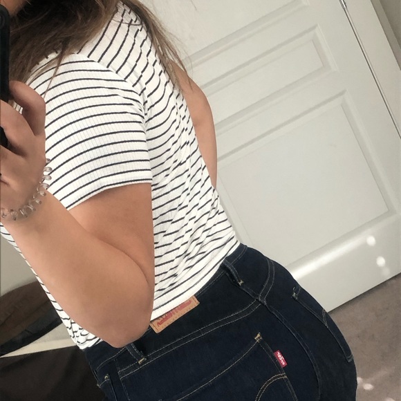 Billabong tshirt - Picture 2 of 4